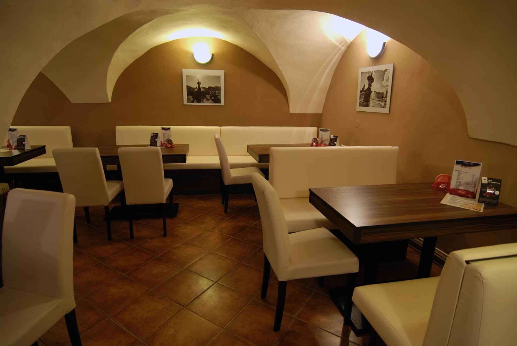 Fontana Pizzeria - Pension Ceske Budejovice Luaran gambar